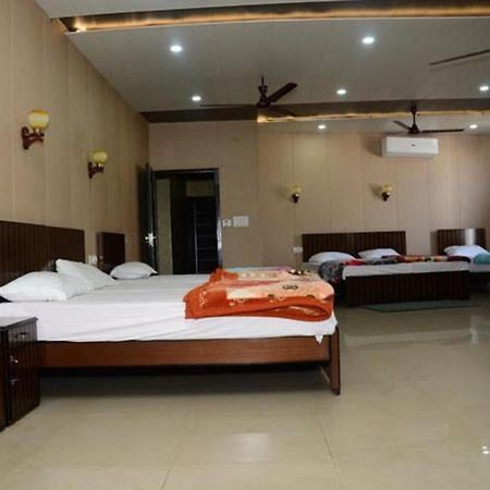 Krazy Hotel Haldwāni Εξωτερικό φωτογραφία